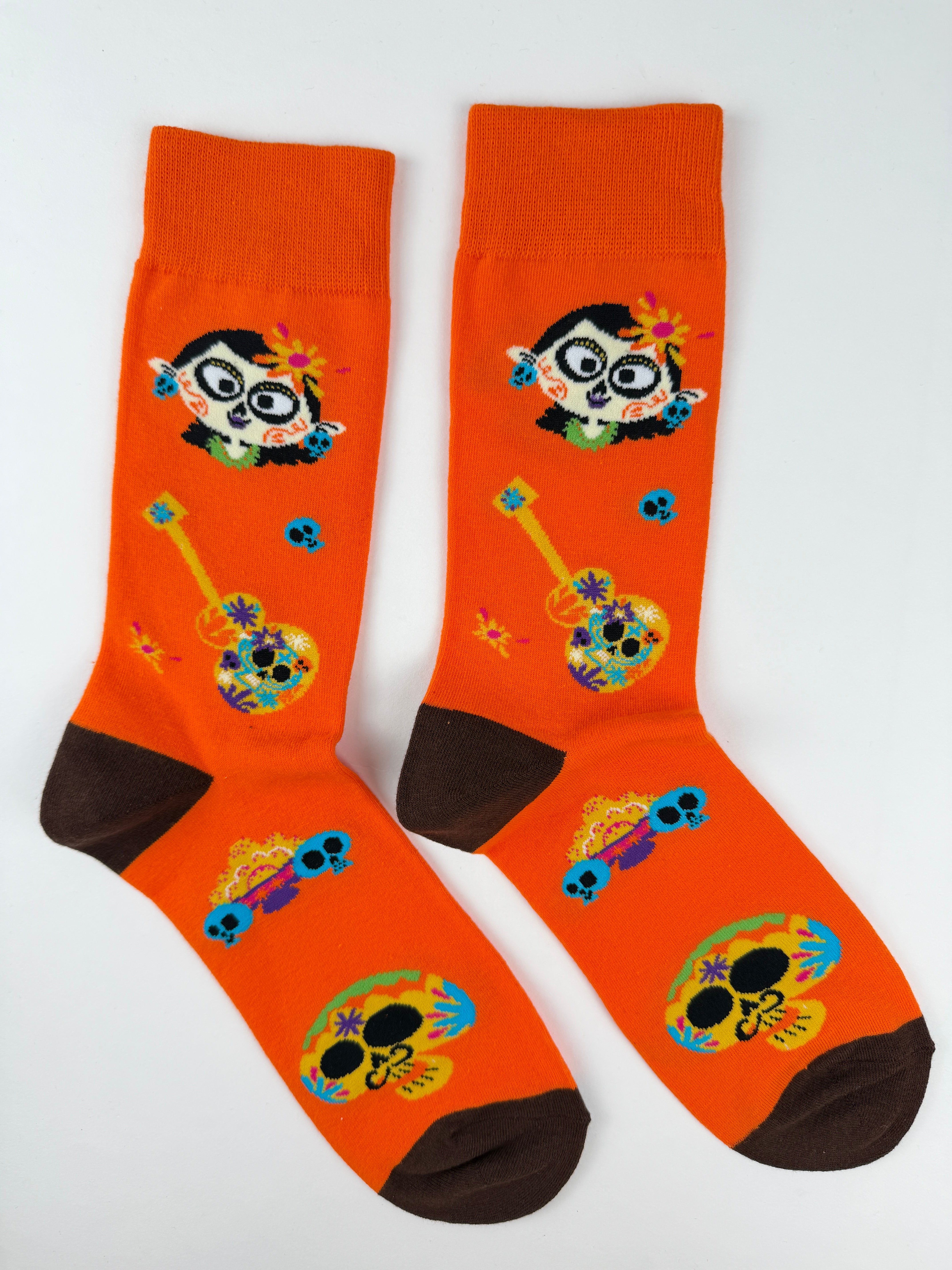 Day of the Dead – Calavera Guitar & Skulls Orange Crew Socks