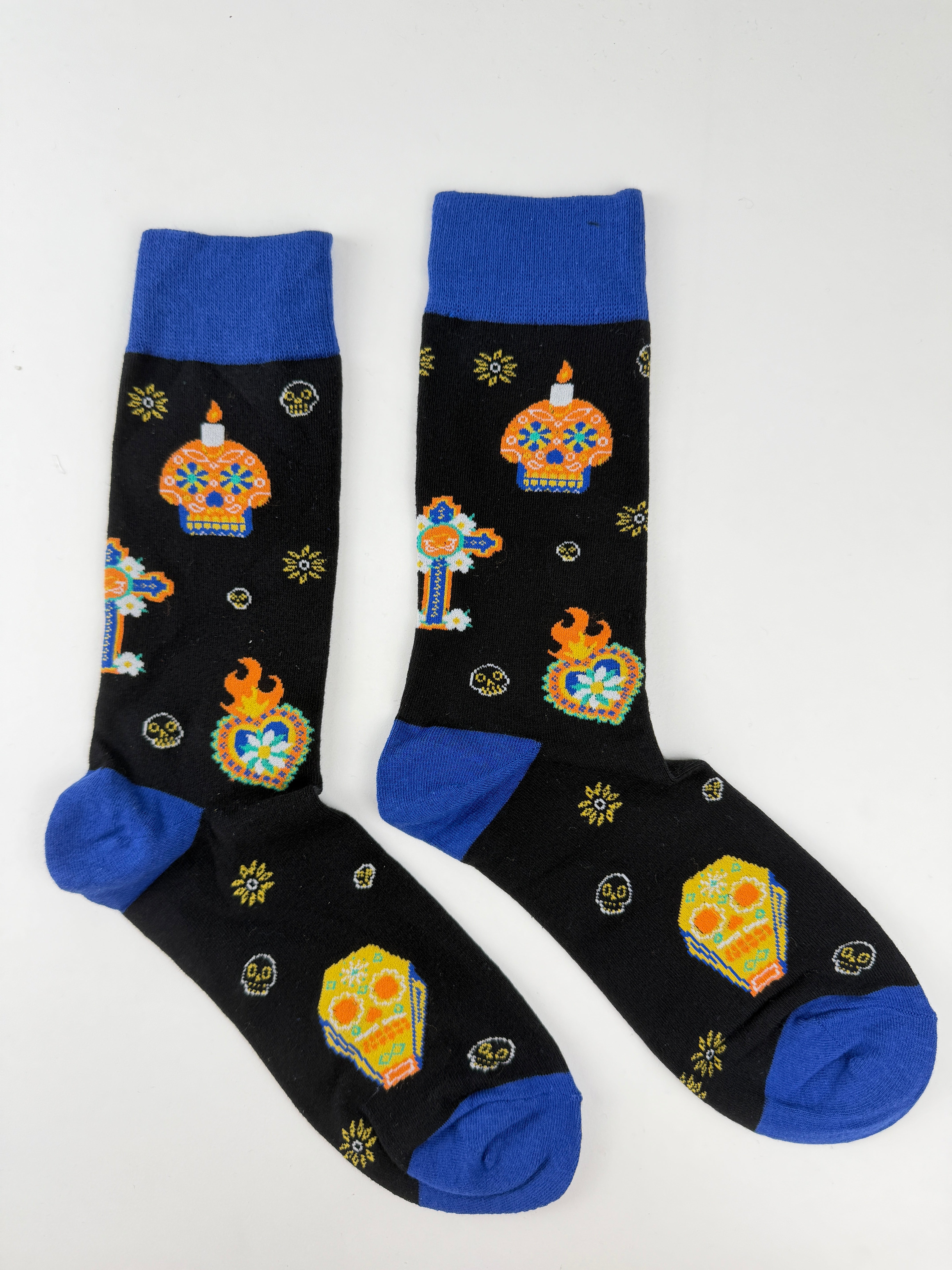 Day of the Dead Crew Socks – Colorful Sugar Skull & Altar Print