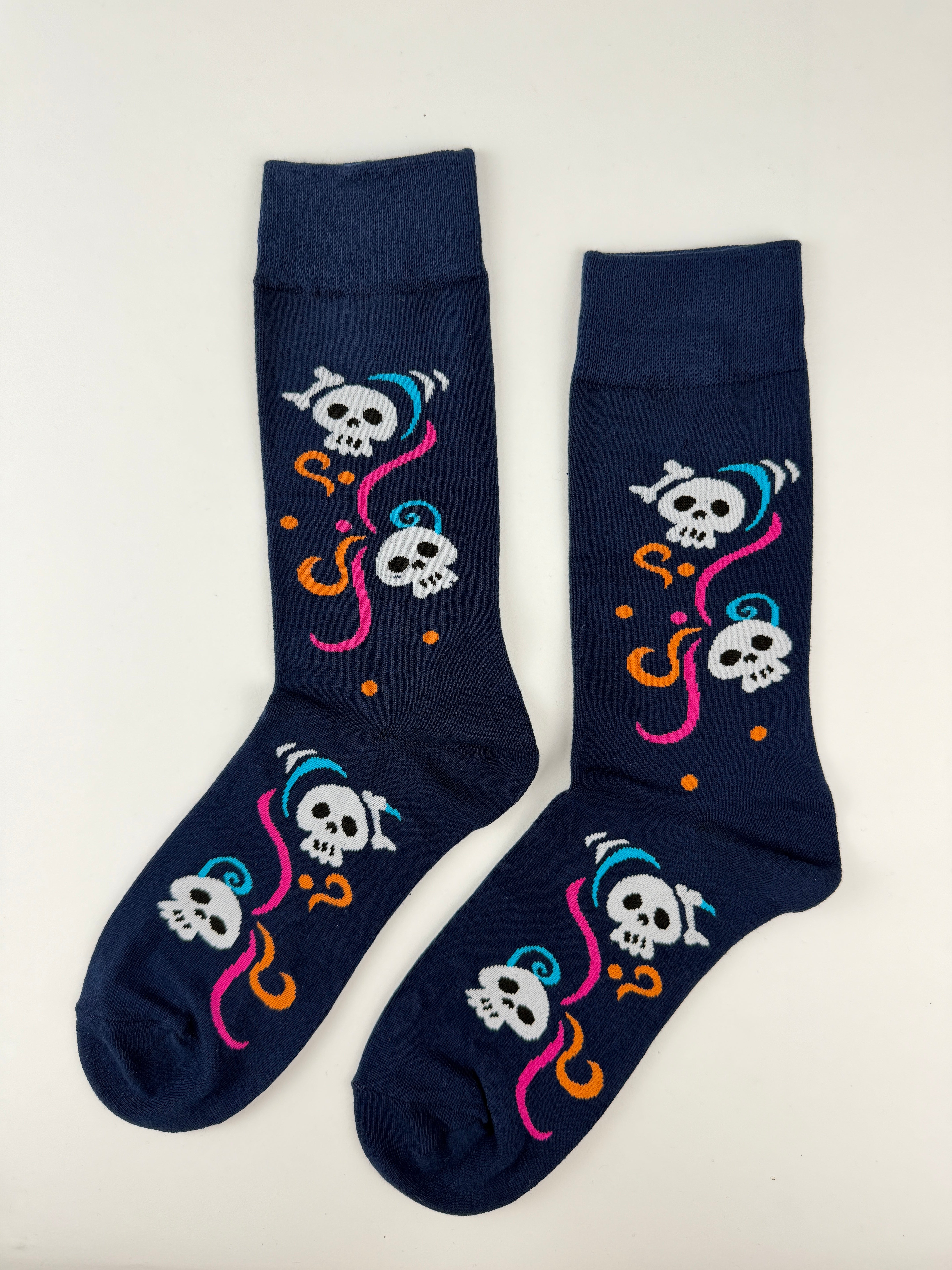 Day of the Dead – Fiesta Skulls & Swirls Crew Socks