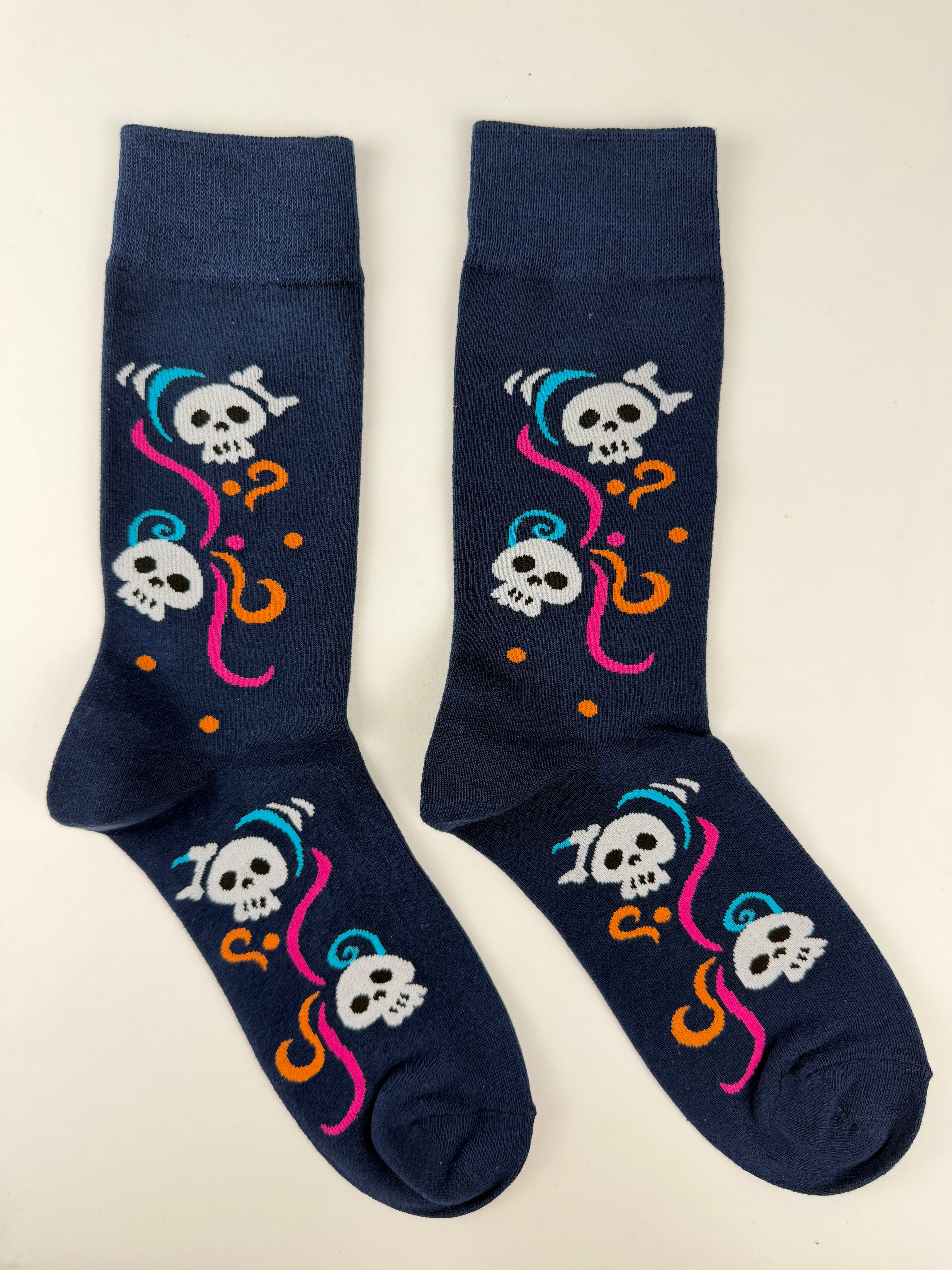 Day of the Dead – Fiesta Skulls & Swirls Crew Socks