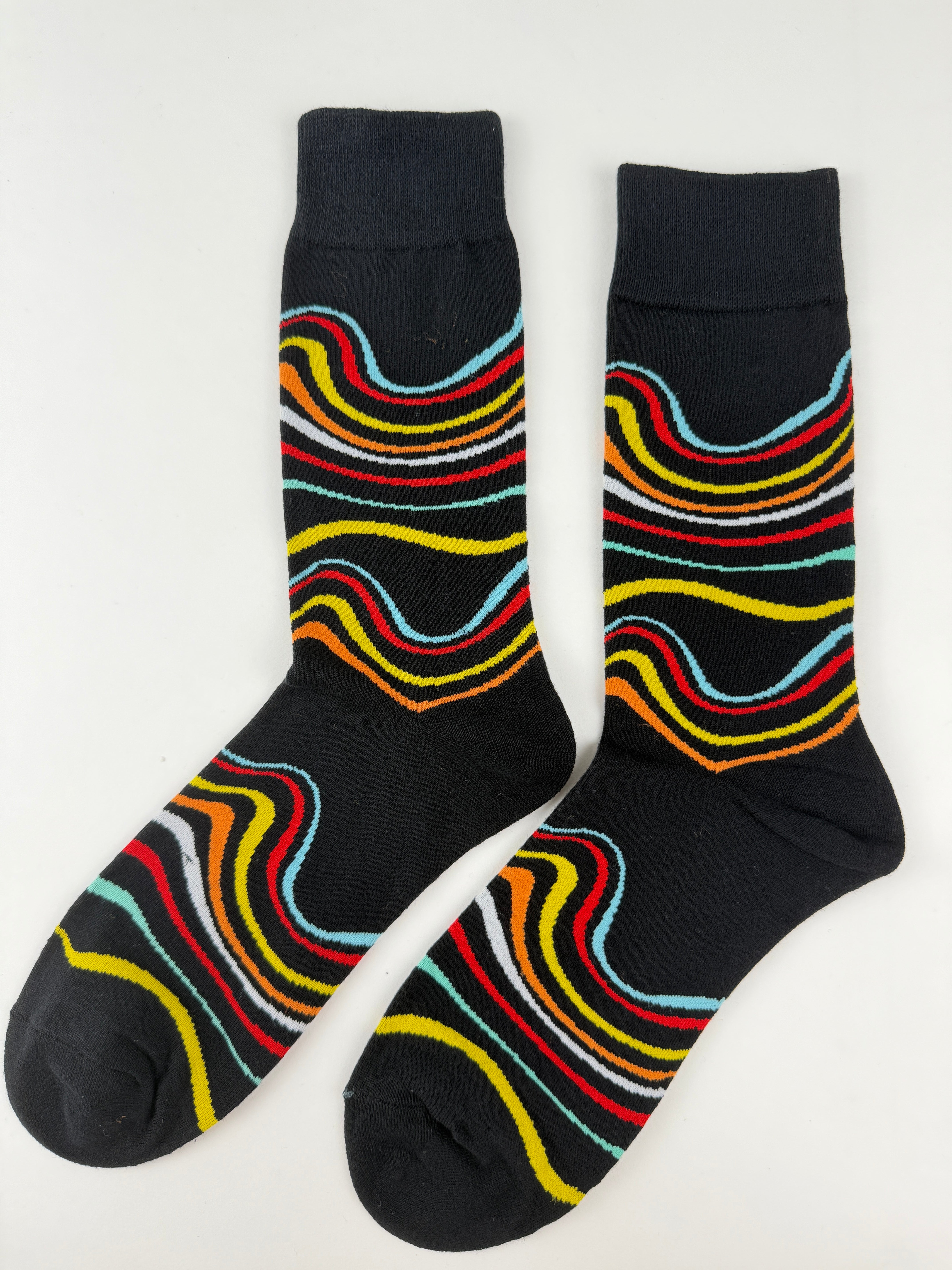 Valentine’s Socks – Retro Rainbow Wave Line Crew Socks