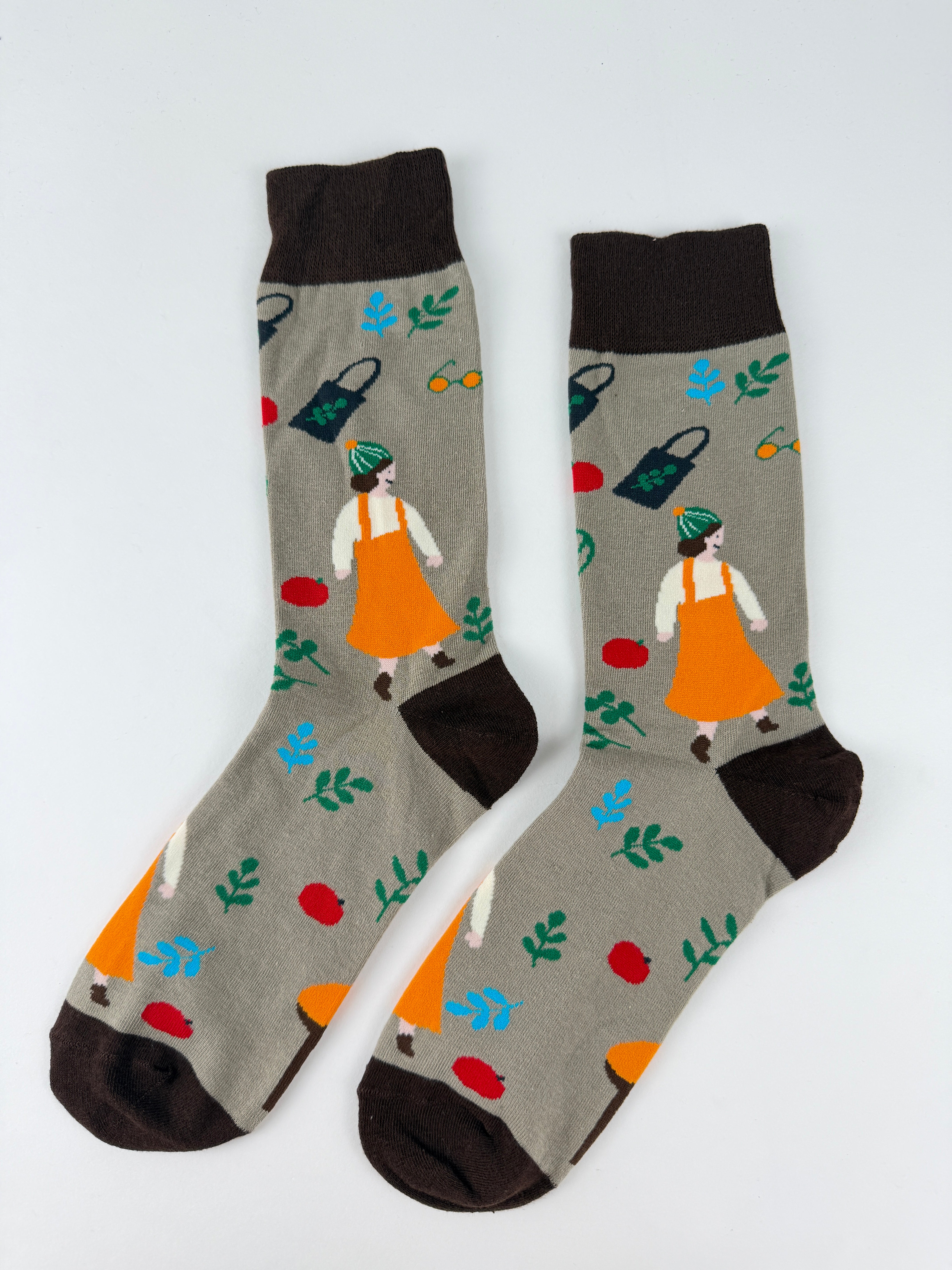Illustration Collection – Garden Girl Crew Socks