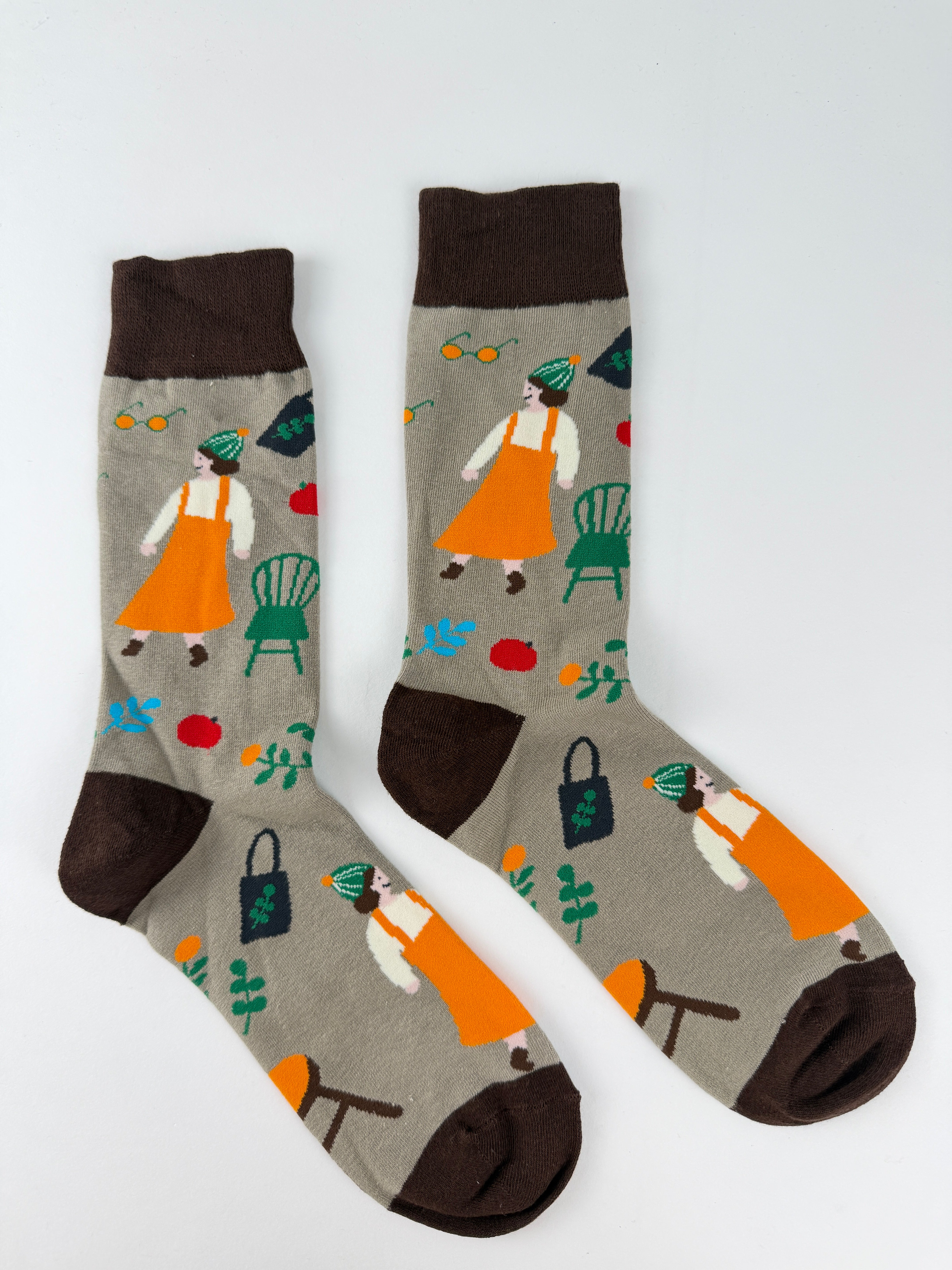 Illustration Collection – Garden Girl Crew Socks